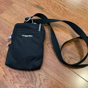 Baggallini anti-theft activity crossbody bag